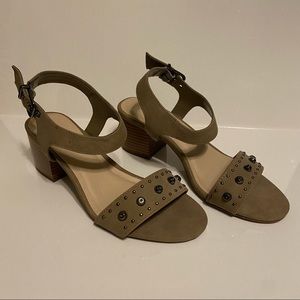 Simply Vera Vera Wang Studded Block Heel Sandal, Size: 6, Khaki